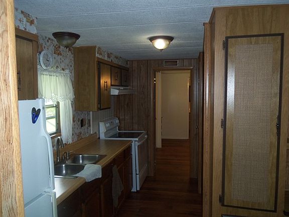 4th image of 69 Pickering Dr Unit A