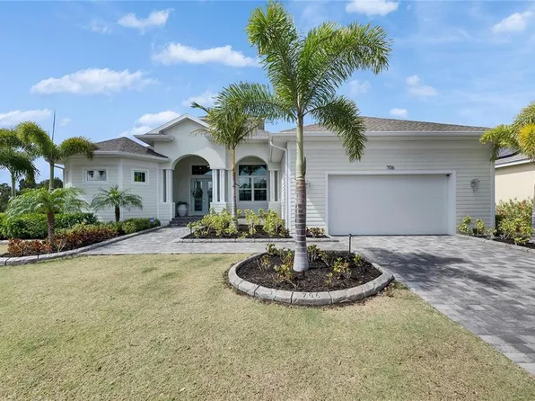 706 Manns Harbor Dr, Apollo Beach, FL 33572