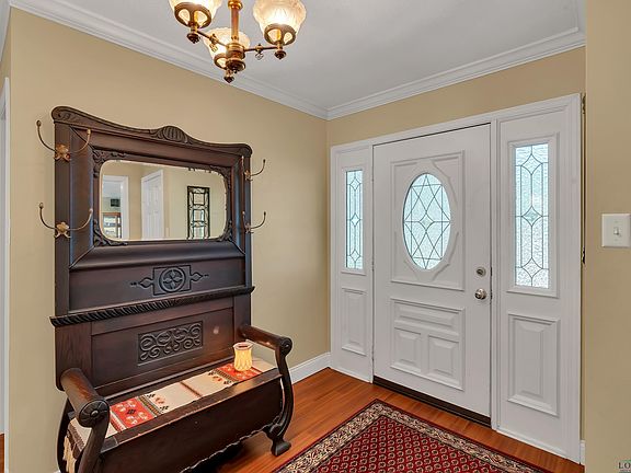 2nd image of 908 Kingsbury Ct