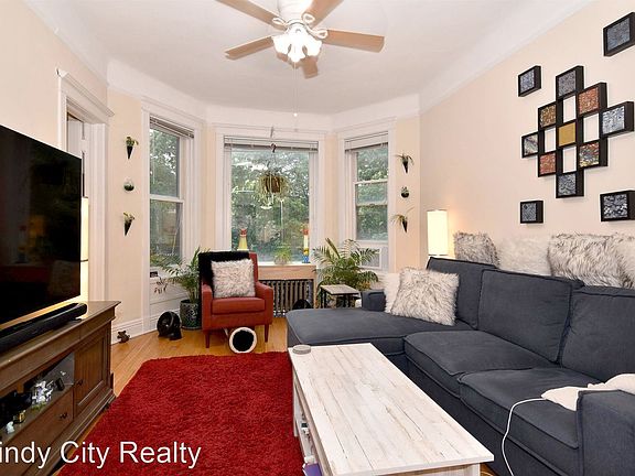 3rd image of 1461 W Winona St #2