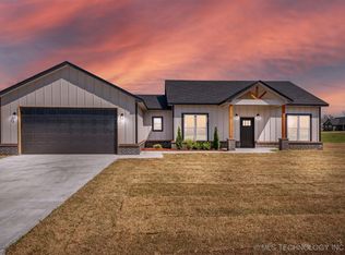 26055 E 732nd Rd, Wagoner, OK 74467