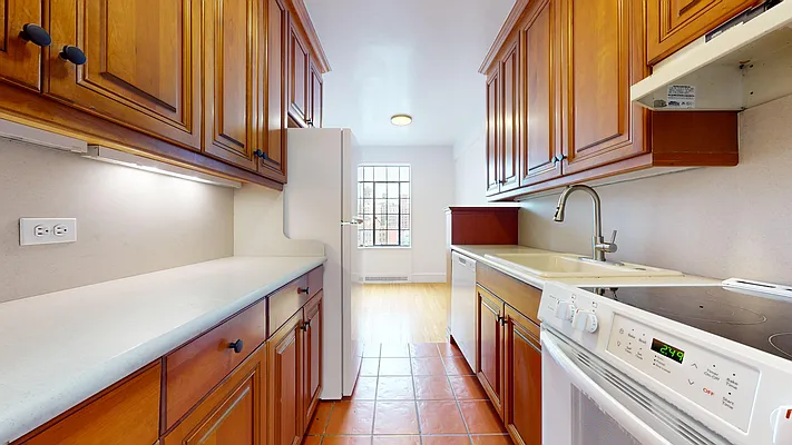 Rented by Bond New York | media 28