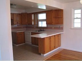 4th image of 26 Vestal Ave