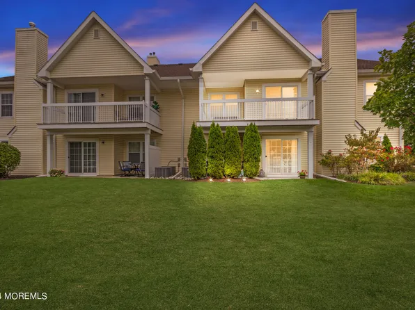 37 Des Moines Court, Tinton Falls, NJ 07712
