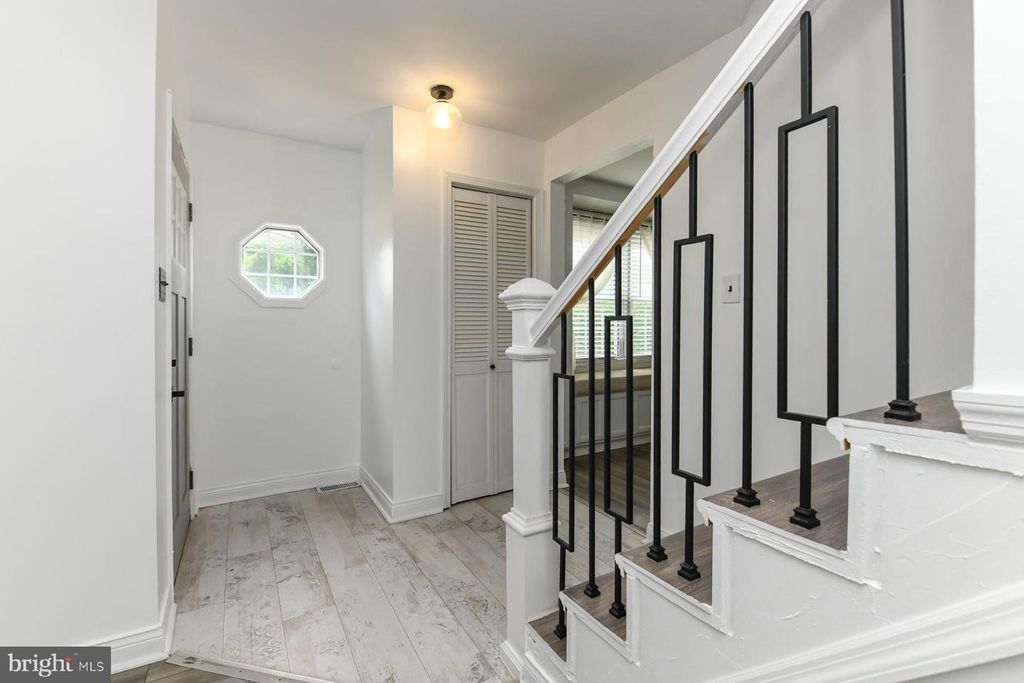 Apartment in Pennsauken Township, Meadowbrook - More