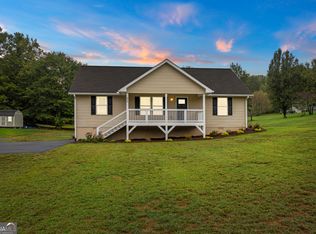 32 Bobbys Dr, Cleveland, GA 30528