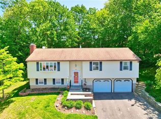 215 White Birch Dr, Waterbury, CT 06708