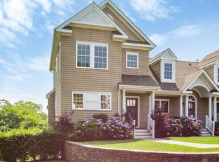 1 Canoe Place Landing, Hampton Bays, NY 11946