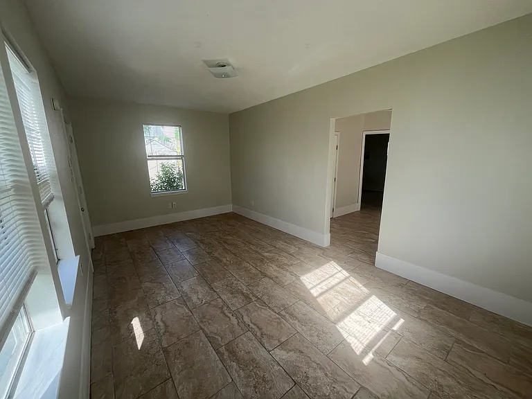 5109 Avenue L #1 — Photo 3