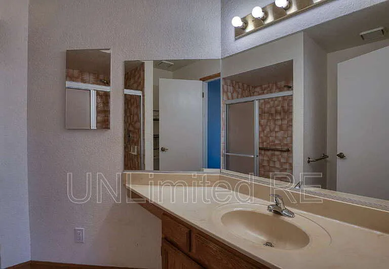 2512 Cisco Dr S — Photo 32