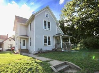 302-304 Bluff St, Beloit, WI 53511
