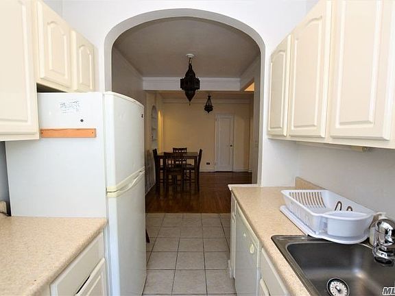 4th image of 41-20 46th St #6D