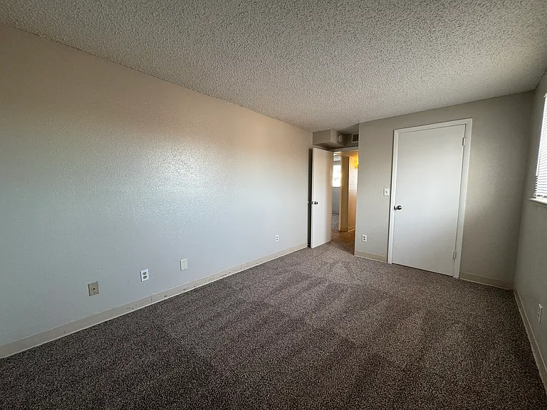2110 Williams — Photo 22