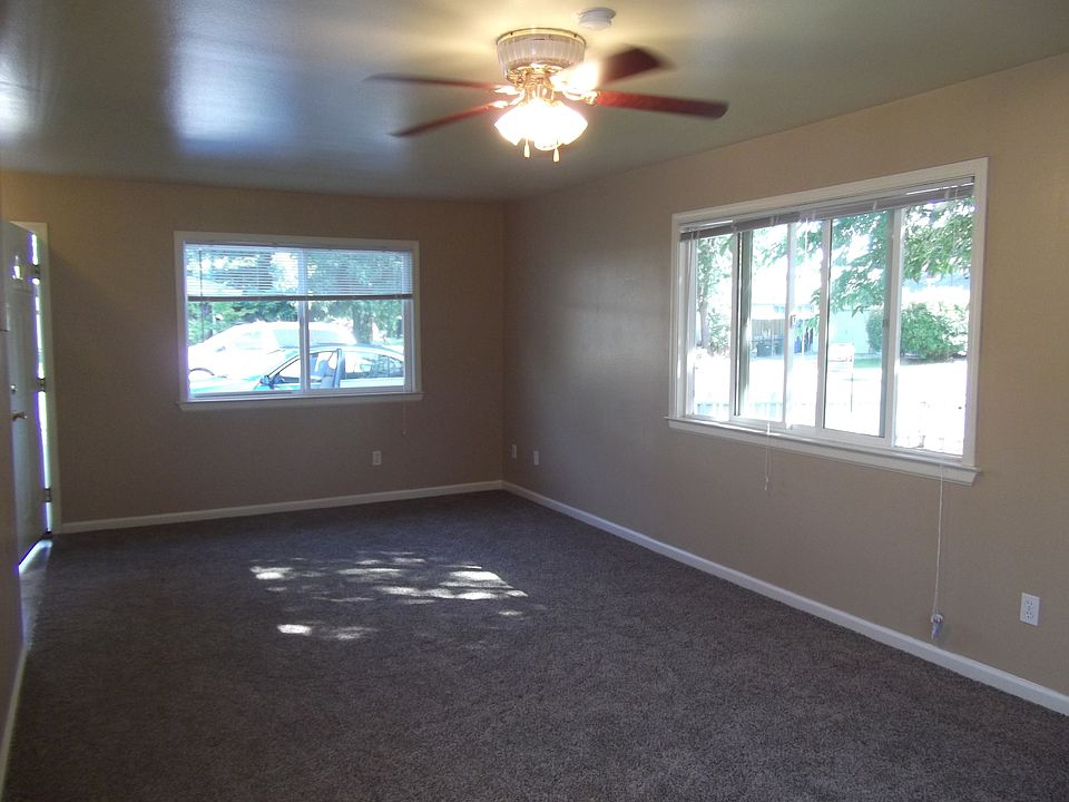 Living room_02202015