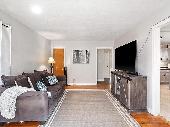 4th image of 3546 Saint Joachim Ln