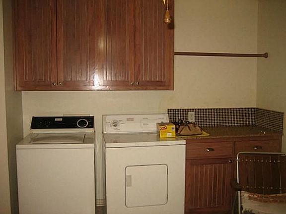 2nd image of 544 Parkhurst Dr