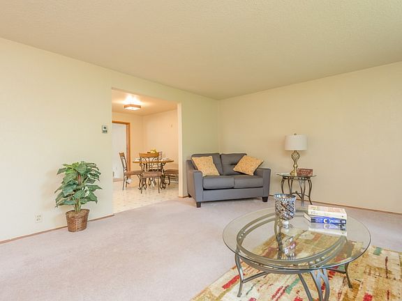 4th image of 4708 42nd St NE