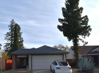 9435 Soaring Oaks Dr, Elk Grove, CA 95758