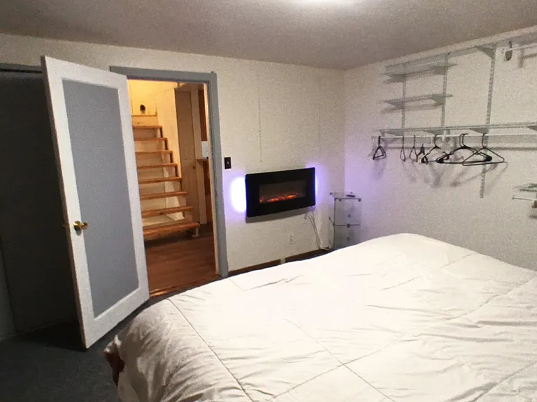 basement bedroom