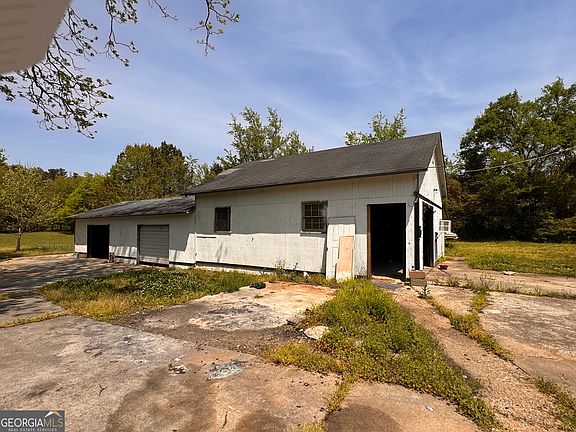 3rd image of 1500 Cook Rd
