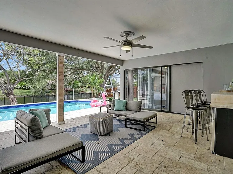 1941 SW 52nd Ter #1941 — Photo 36