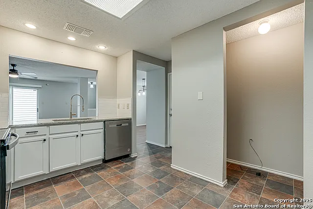 16522 Alwick Ln — Photo 11
