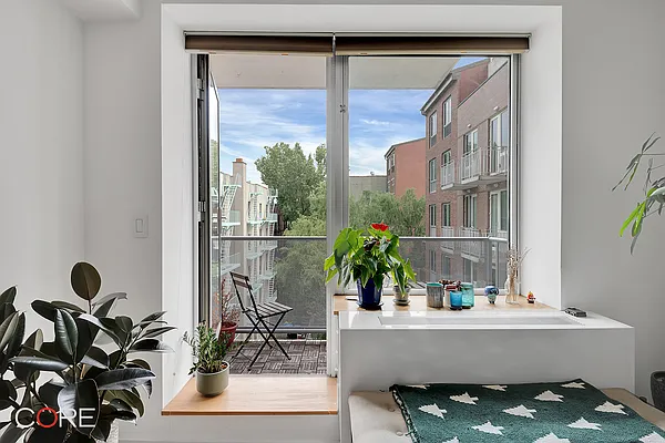 Rented by CORE | media 25