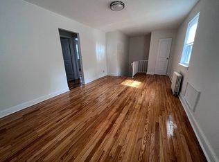 65-23 223rd Pl #Q, Oakland Gardens, NY 11364