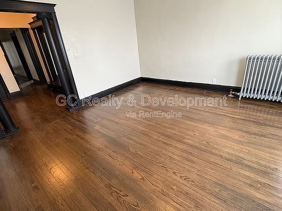 3rd image of 1452 E Marquette Rd APT 3