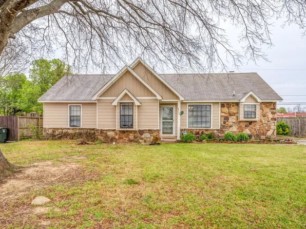 2556 Lakeside Dr, Memphis, TN 38133