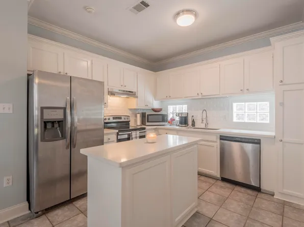 5537 Arialo Dr, Baton Rouge, LA 70820