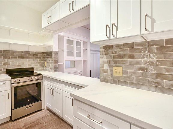 3rd image of 888 Waller St #4-L