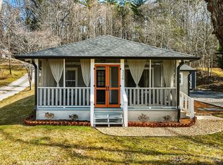 326 Lyndhurst Dr, Hendersonville, NC 28791