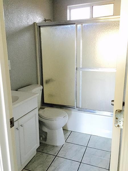 2nd image of 1006 Palm Ave