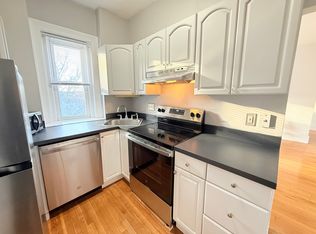 369 Tappan St APT 12, Brookline, MA 02445