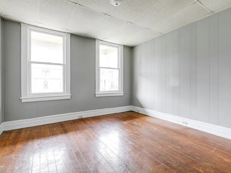 3017 Barton Ave — Photo 6