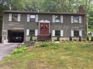 52 Nottingham Dr, West Warwick, RI 02893