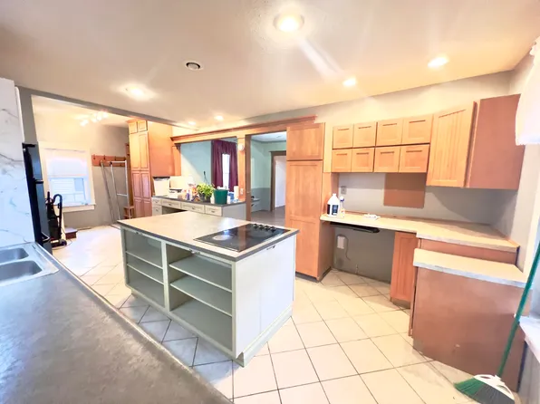 223 W Poplar St, Saint Paris, OH 43072