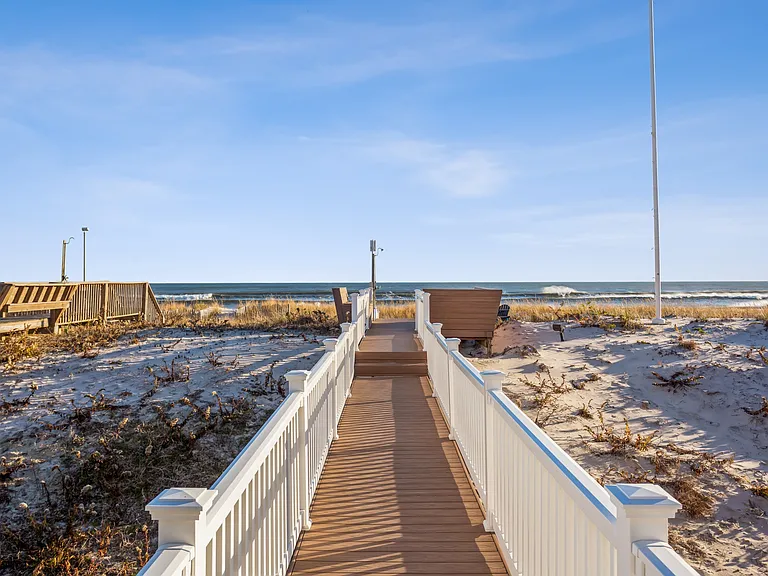 749 Dune Rd — Photo 15