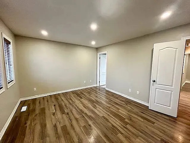 422 Sales Dr — Photo 16