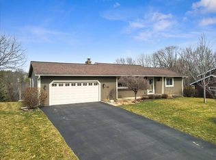 112107 Haering Cir, Chaska, MN 55318