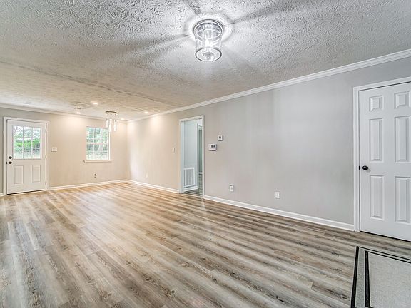 4th image of 45 Sunnybrook Dr
