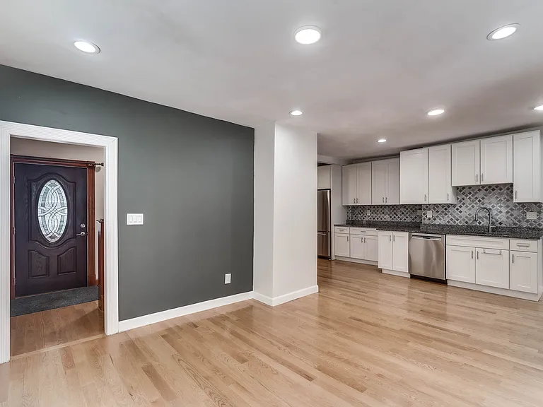 16 Forrester St — Photo 9