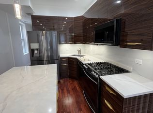 2550 W Iowa St #1, Chicago, IL 60622