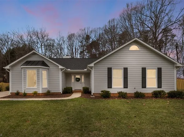 6320 Cardinal Wood Dr, Greensboro, NC 27410