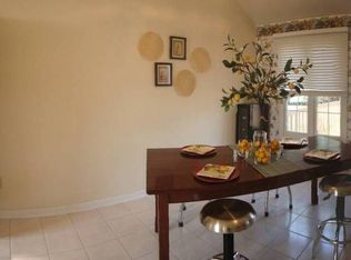 1516 Commodore Ln, Porter, IN 46304