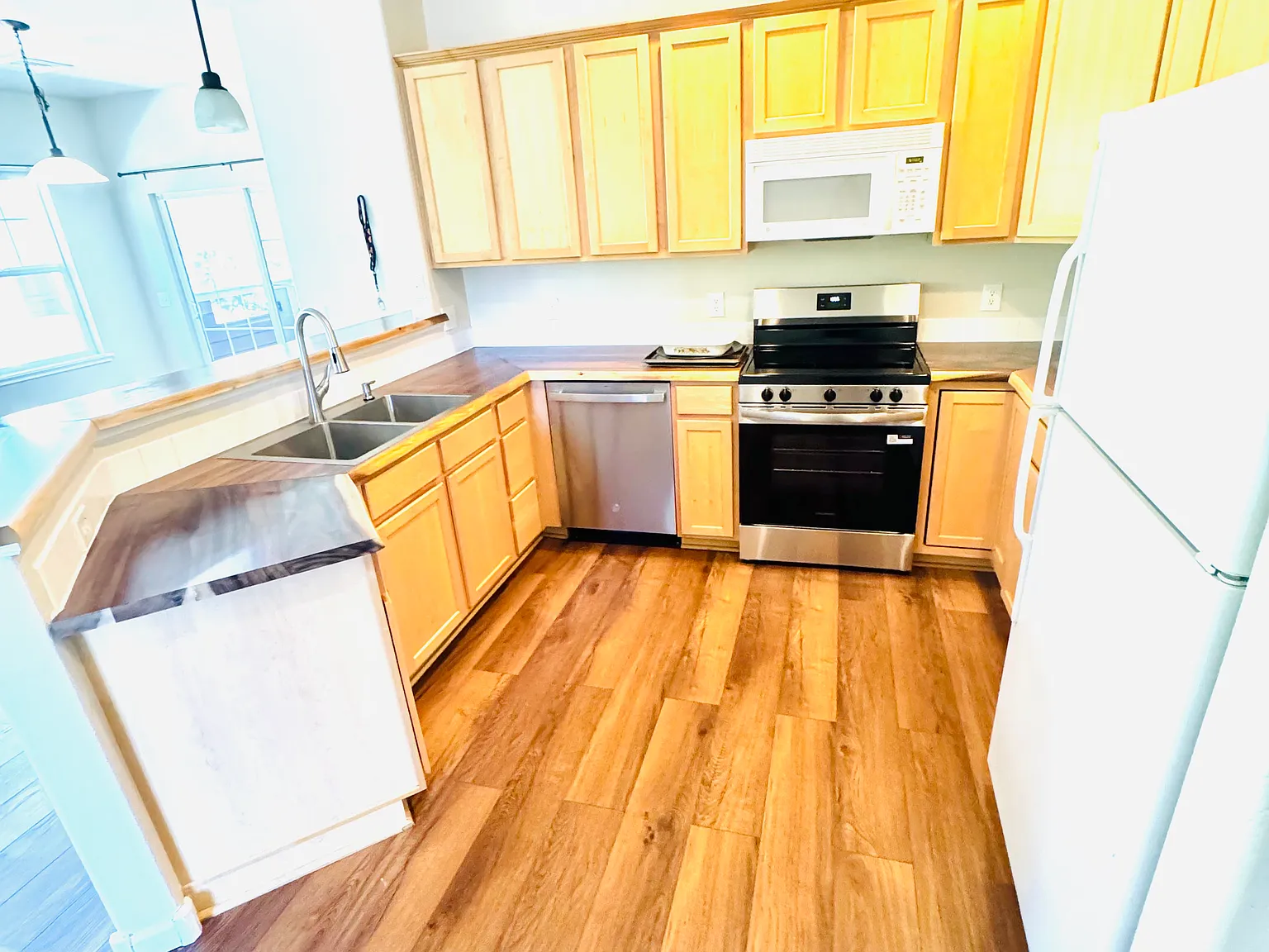 2 bed, 1230 sqft, $1,850 — Photo 3