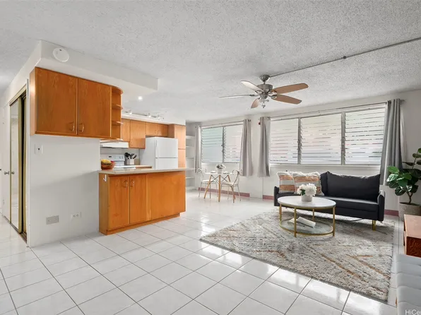 1735 Dole St APT 106, Honolulu, HI 96822
