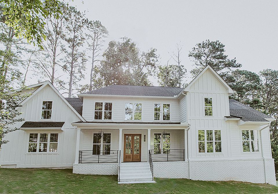 1st image of 2968 McCully Dr