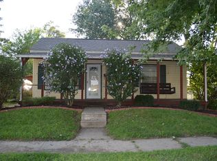 607 S 4th St, Canton, MO 63435